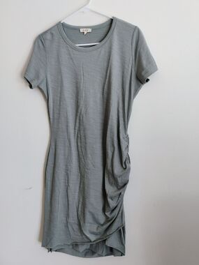 LA MIEL Sz Lg Grey Rouched Short Sleeve Dress